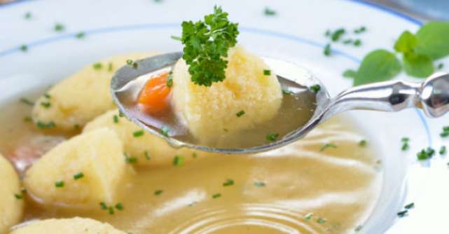 Secretul bucatarului: supa de galuste pufoase