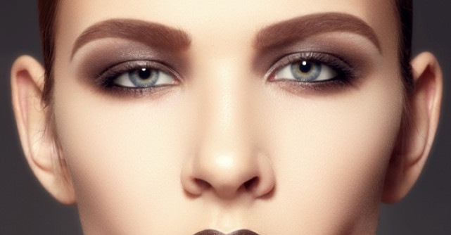 Fii Master in Arta Modelarii Sprancenelor si Genelor!