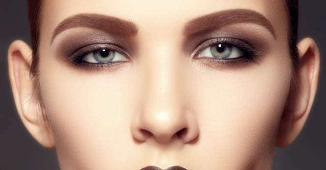 Fii Master in Arta Modelarii Sprancenelor si Genelor!