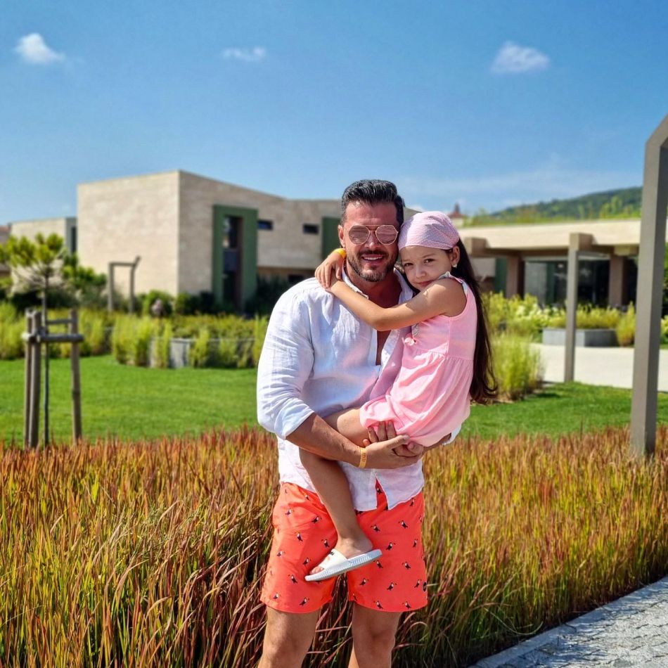 Victor Slav și-a luat fiica și au plecat în Bulgaria.Fostul prezentator tv s-a împăcat cu fosta iubită, Selina, care l-a înșelat