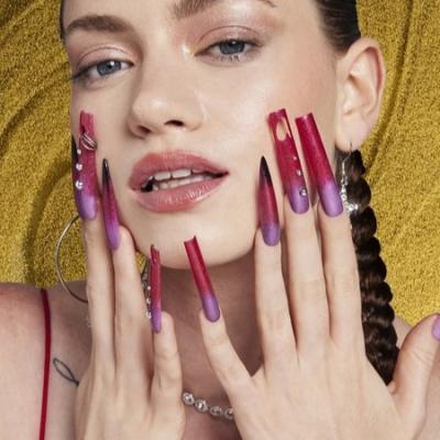 Toamna cere unghii de culoare închisă. Tendințele toamnei în materii de unghii: nuanțe de la vișiniu la albastru