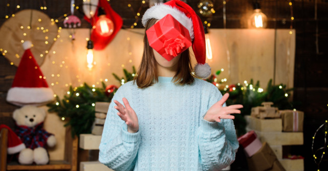 Moș Crăciun, eu nu pot nici măcar să mă îngrijesc singur și nu am părinți