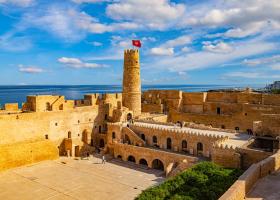 Ce nu îți spune nimeni despre vacanța în Tunisia. Cum m-a cucerit prin oamenii, culorile și atmosfera ei autentică