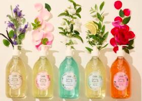 O ploaie de hidratare. Zi după zi! NOUA GENERAȚIE DE ULEIURI DE DUȘ SABON