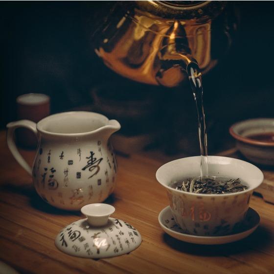 Ce cadouri sa iei unui iubitor de ceai