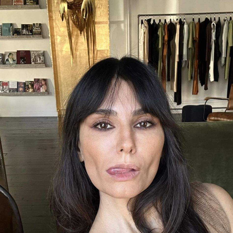 Prețurile au explodat! Cât a ajuns să coste o rochie creată de Dana Budeanu