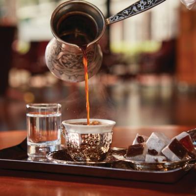 Sărbătorește Ziua Mondială a Cafelei Turcești