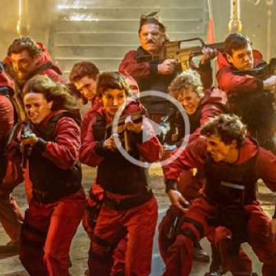 Salopeta rosie se intoarce pe 3 septembrie