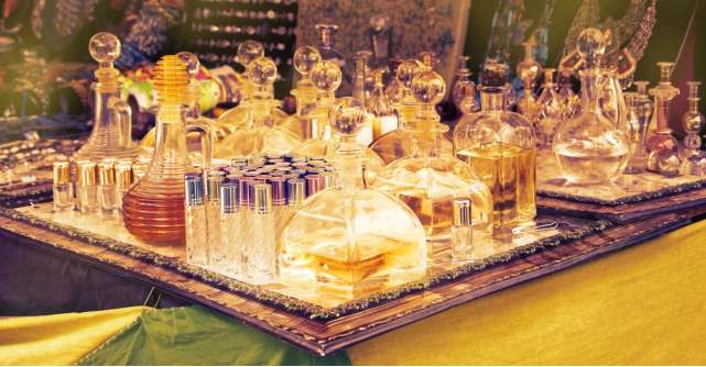 Parfumuri de firma in sticlute deosebite pentru colectionari pasionati