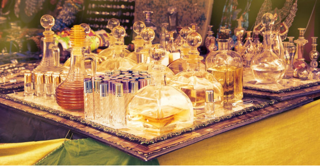 Parfumuri de firma in sticlute deosebite pentru colectionari pasionati