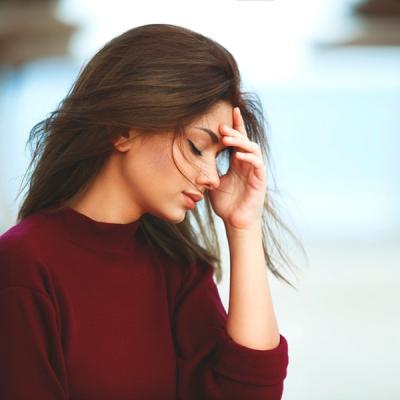 Cum ne reconectăm la feminitatea noastră? Riscuri care planează asupra feminității și a relației de cuplu