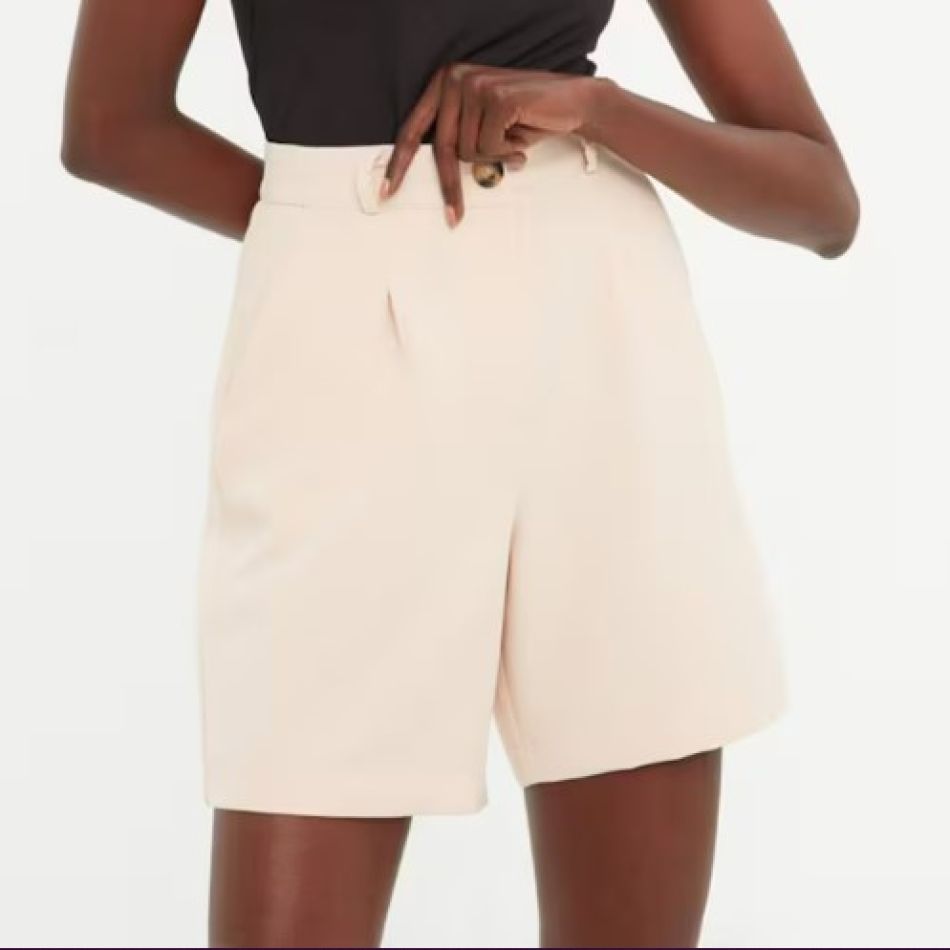 Pantaloni scurți de damă: 20 de modele pentru zilele extrem de călduroase