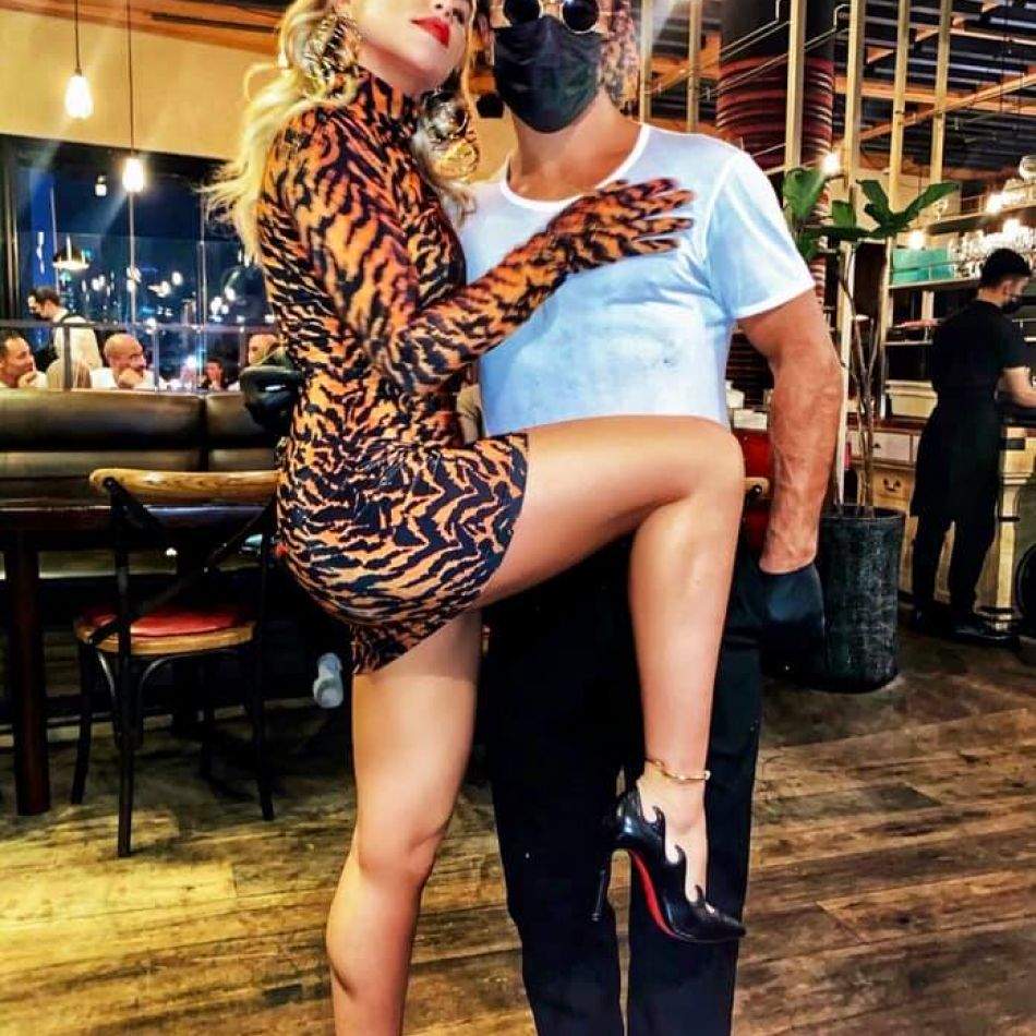 Cine este iubitul misterios al Corinei Bud? După un divorț dureros, artista și-a găsit liniștea în brațele unui om de afaceri