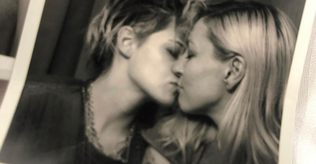 Kristen Stewart se casatoreste cu iubita ei. Actrita a fost ceruta in casatorie