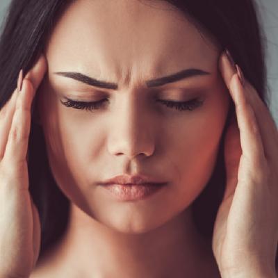 Te doare capul cand se schimba vremea? Iata cum sa scapi de disconfort, conform unui neurolog!