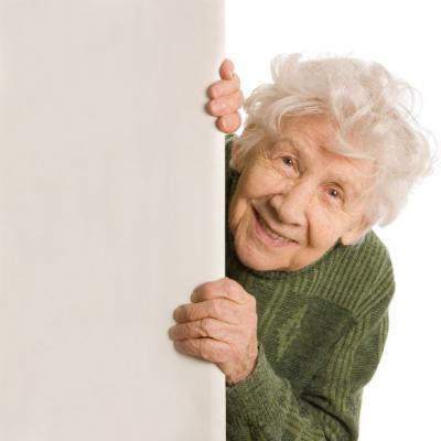 Aceasta batranica de 87 de ani s-a inscris la facultate. Ce au facut colegii ei?