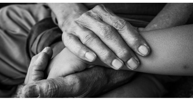 Parintii l-au dat afara din casa, asa ca bunica l-a luat sa il creasca ea. Ce a facut micutul pentru ea?