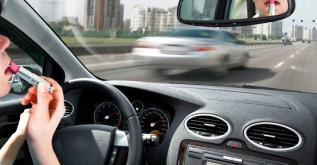 Foto: Lindsay Lohan, implicata intr-un grav accident de masina