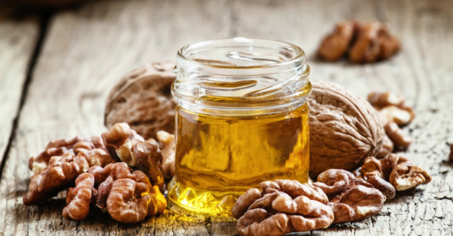 Uleiul de nuci: Beneficii pentru sanatate