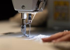 Un brand românesc sărbătorește 25 de ani de meșteșug, mobilier personalizat și design la comandă