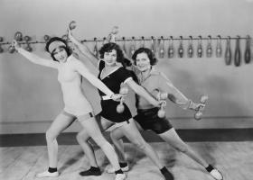 Dilemele lui Carmen: Stiu sa inot dar cum scap de colacii de salvare de pe abdomen?