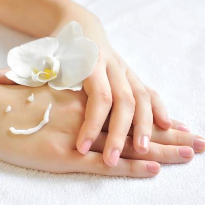 Shopping: Cosmetice pentru sezonul rece: 5 produse pentru ingrijirea mainilor