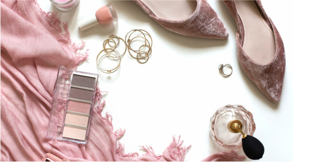 Piese chic din catifea carora n-ai cum sa le rezisti