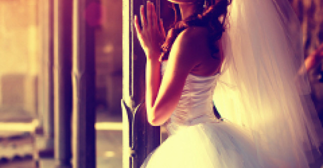 Prea tanara pentru maritis, prea batrana pentru el