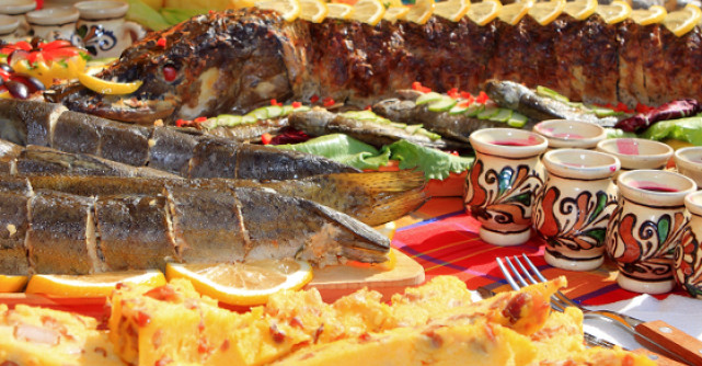 Carte de bucate boieresti - 200 retete cercate de bucate, prajituri si alte trebi gospodaresti