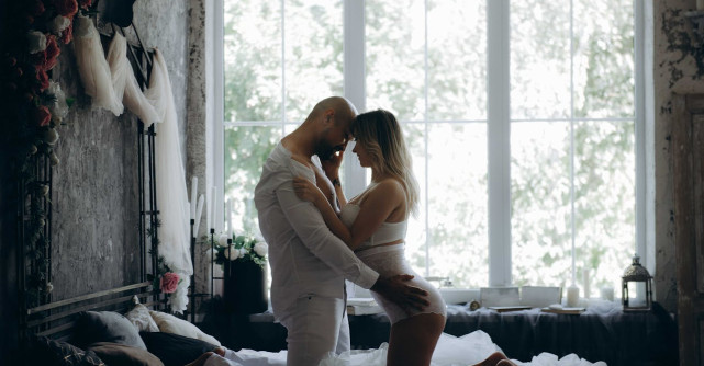 Un orgasm pe zi: 7 pozitii de sex  pentru o saptamana fierbinte!