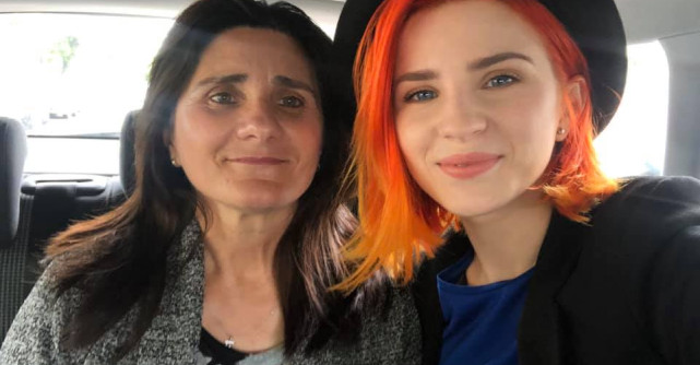 5 vedete autohtone care au fost adoptate! Cum a fost copilăria lor?