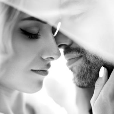 Ce înseamnă să fii într-o relație cu un bărbat care te iubește cu adevărat?