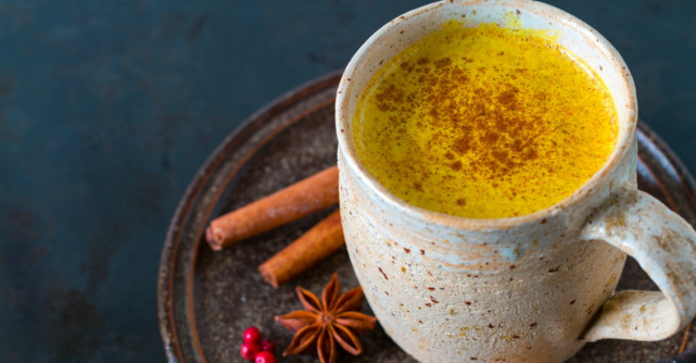 Ceaiul de turmeric: beneficii pentru corpul tau