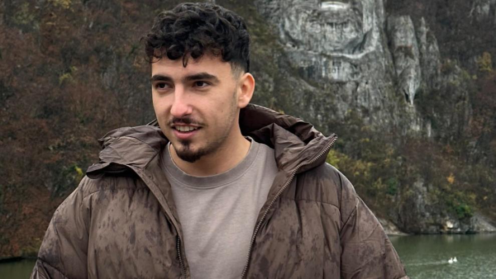 Ce studii are Remi Dobre de la Insula Iubirii. A absolvit facultatea cu nota 10: El se crede așa mai important...