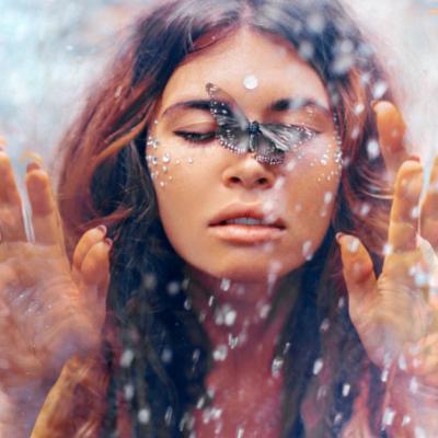 5 Semne că ești conectată la energia divină (deși tu nici nu îți dai seama)