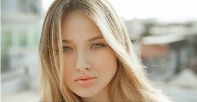 Frumusețe naturală ajutată de produse de înfrumusețare naturale