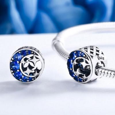 Cele mai importante 5 simboluri ale feminităţii pe care le poţi purta cu tine sub forma unui talisman de argint