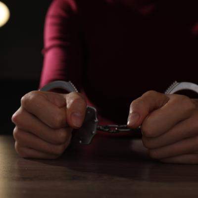 O fostă concurentă de la Insula Iubirii a ajuns după gratii! Ce a făcut înainte să apară la TV