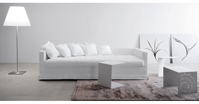 Interioare albe: 16 piese de mobilier si accesorii albe