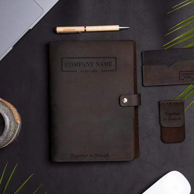 Companiile românești lasă în urmă gadgeturile de serie și aleg cadouri autentice, cu poveste