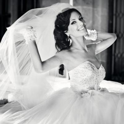 Coafuri elegante pentru mirese