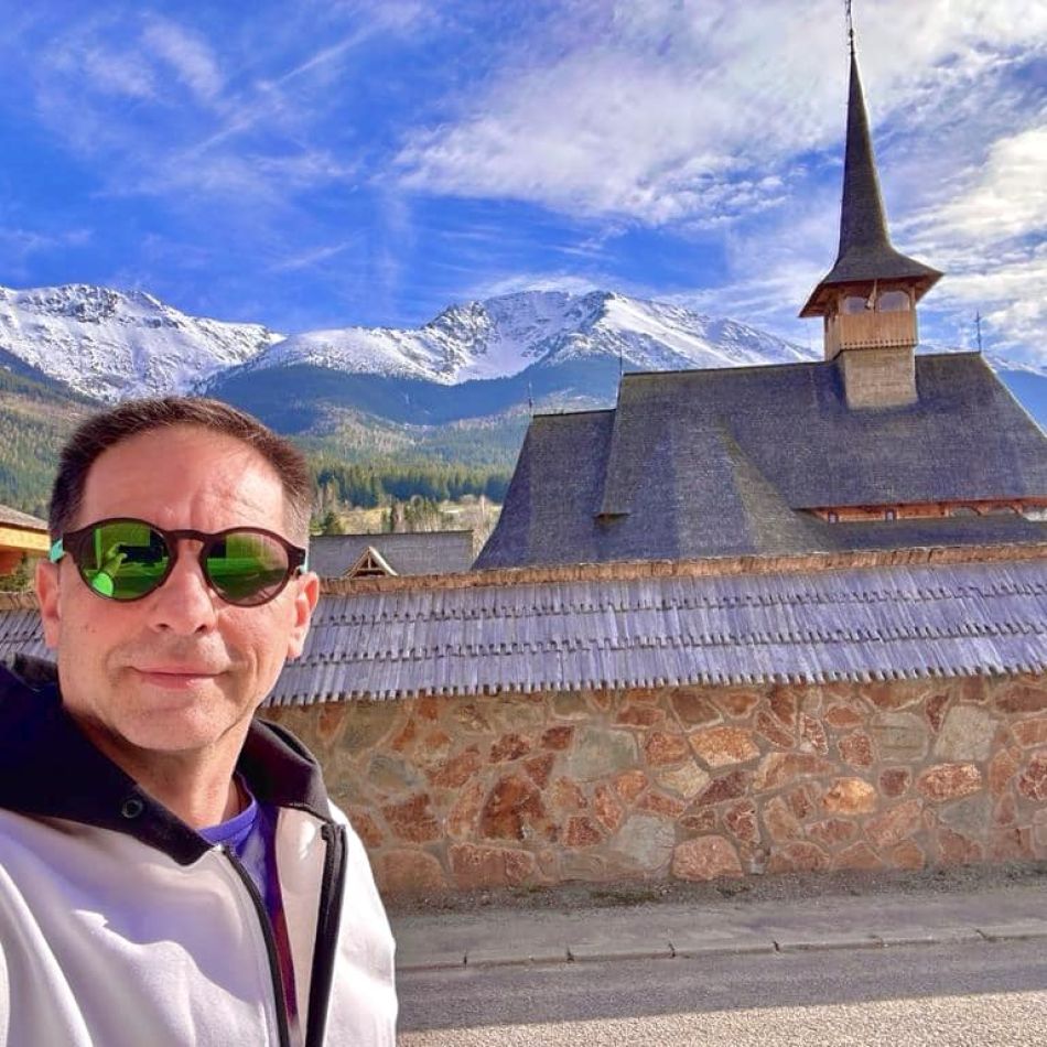 Dan Negru, ironizat și pus la punct de Mircea Badea: Să creadă lumea că el este cult...