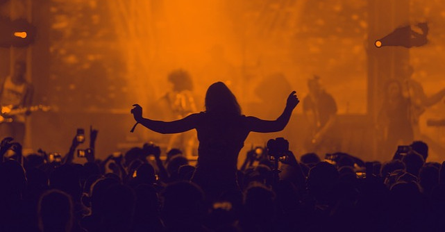 Ce a putut să facă Nemo, câștigătorul Eurovision, imediat ce a primit trofeul: Mi-am rupt și degetul mare...