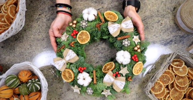Cum sa decorezi o coronita de Craciun