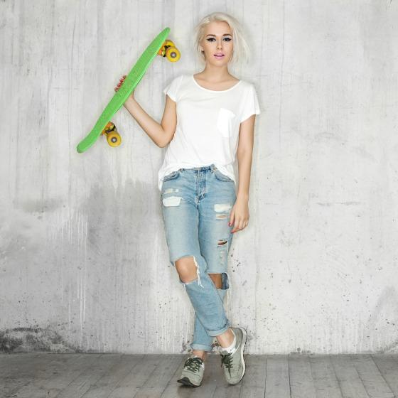 Tricoul alb - tinuta surprinzatoare in care T-shirtul basic e piesa de rezistenta