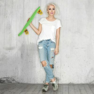 Tricoul alb - tinuta surprinzatoare in care T-shirtul basic e piesa de rezistenta