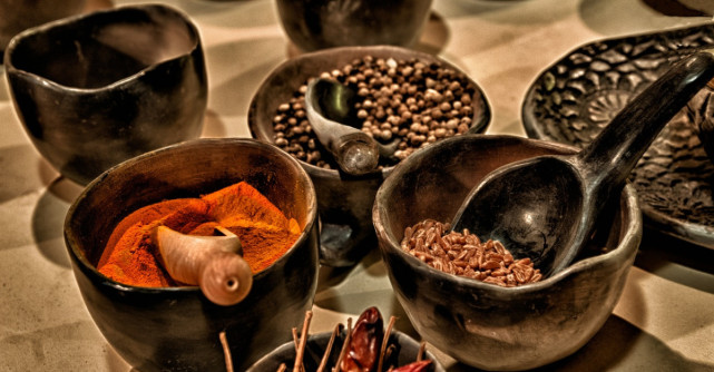 4 ierburi si condimente sanatoase pe care probabil ca nu le ai in bucatarie