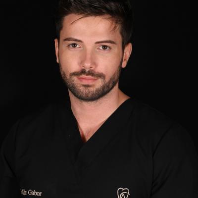 Top cele mai frecvente întrebări despre implanturile dentare și răspunsurile lor