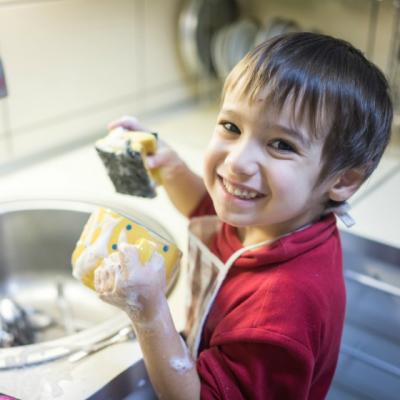 Sunt dura cu baietii mei pentru ca nu vreau sa cresc niste pierde vara