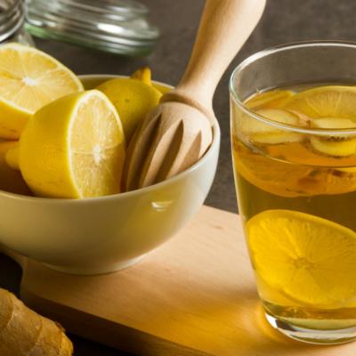 Elixirul de dimineață: Apă caldă cu miere şi lămâie